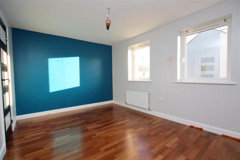 27 Shackleton Drive, Dartford, DA1 5UH