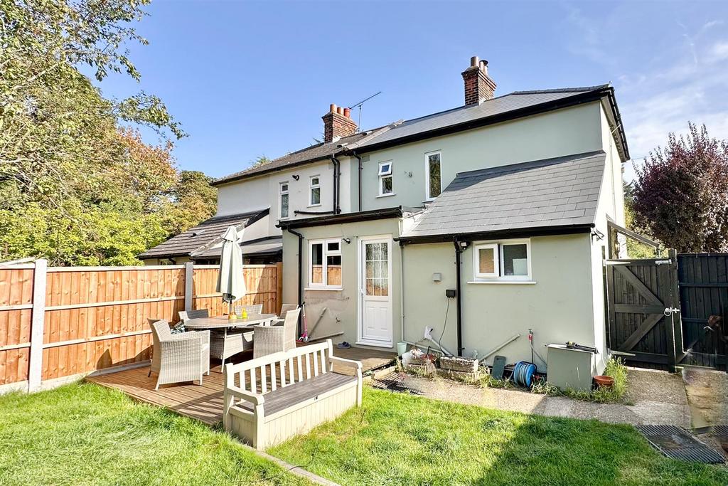 Trimble Close, Ingatestone 2 bed semidetached house for sale £350,000