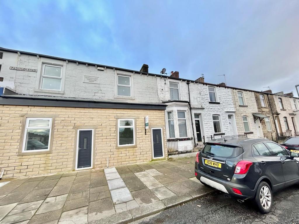 Padiham Road, Burnley 3 bed townhouse to rent £850 pcm (£196 pw)