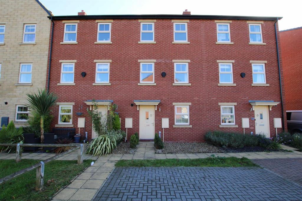 Holts Crest Way, Leeds 4 bed townhouse for sale £375,000