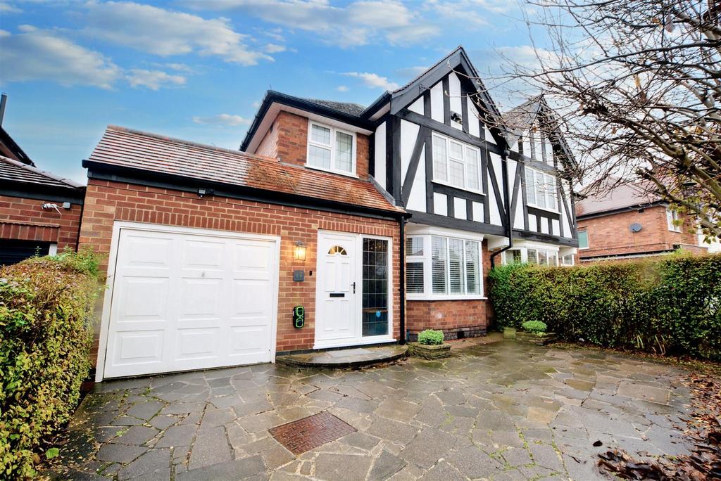 Cumberland Avenue, Beeston, Nottingham 3 bed semidetached house for