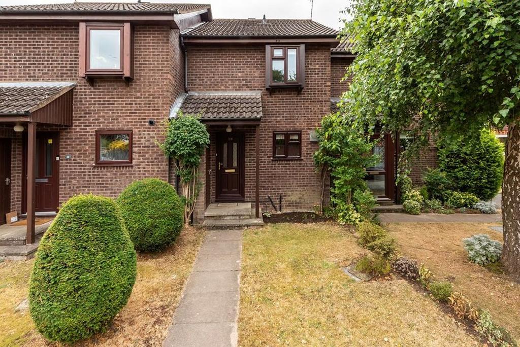 Pelham Way, Bookham 2 bed house to rent £1,575 pcm (£363 pw)