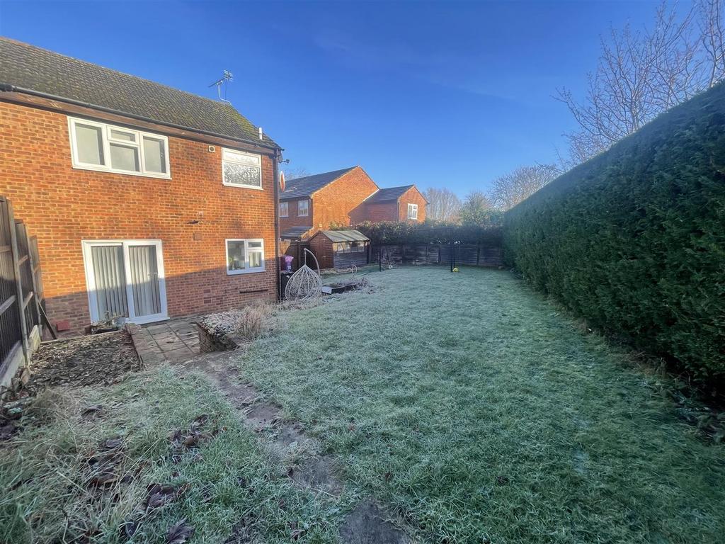 Meadowbank, Hitchin 3 bed semidetached house for sale £450,000