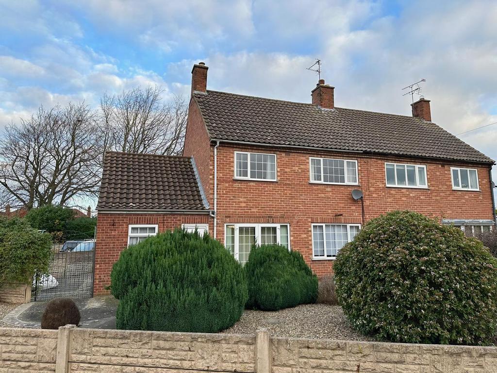 Milton Avenue, Malton 3 bed semidetached house for sale £200,000