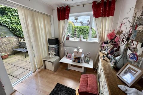 3 bedroom semi-detached house for sale, Rothesay Drive, Stourbridge, DY8 5ER