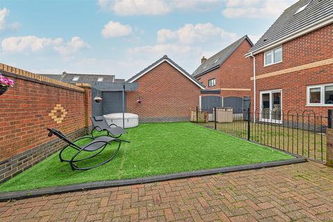 16 Baltimore Gardens, Great Sankey, Warrington, WA5 8GH