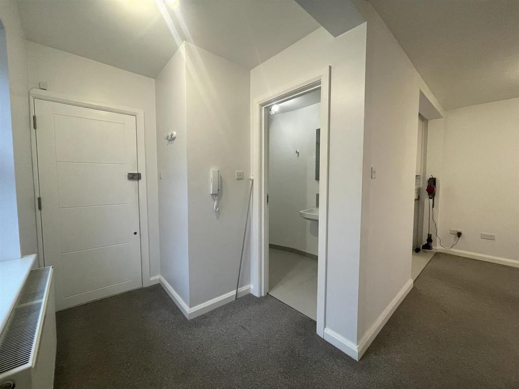 High Street, St. Mary Cray, Orpington 1 bed property £925 pcm (£213 pw)