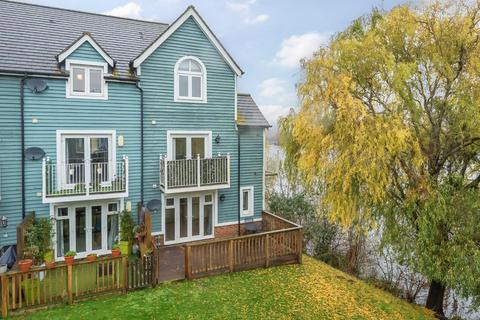 4 bedroom townhouse for sale - The Lakes, Larkfield, Aylesford