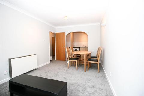 1 bedroom apartment to rent - Queens Court, 24 Bridge Street