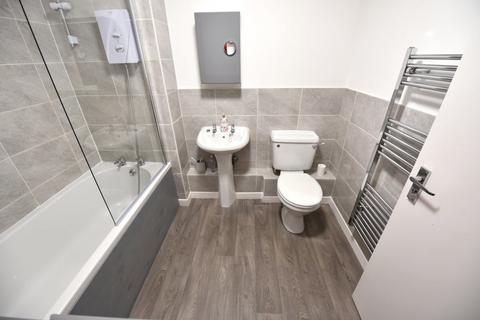 2 bedroom flat to rent - Horsforth House, Flat 23