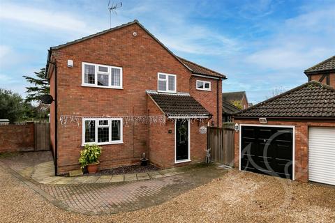 4 bedroom detached house for sale, Richmond Road, West Mersea Colchester CO5