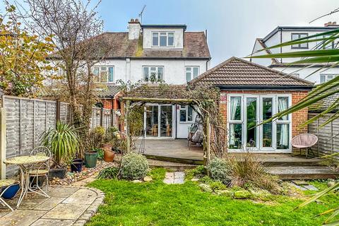5 bedroom semi-detached house for sale, Southbourne Grove, Westcliff-On-Sea SS0