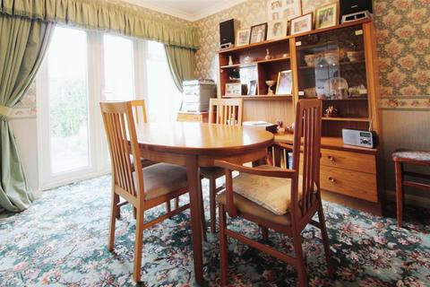 3 bedroom end of terrace house for sale - Warner Close, Cippenham