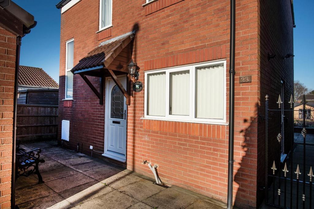 Greenways, Leigh 3 bed detached house for sale £279,950