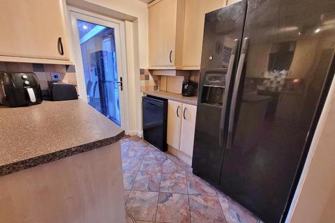 17 Dovestone, Wilnecote, Tamworth, B77 4PB