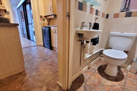 17 Dovestone, Wilnecote, Tamworth, B77 4PB