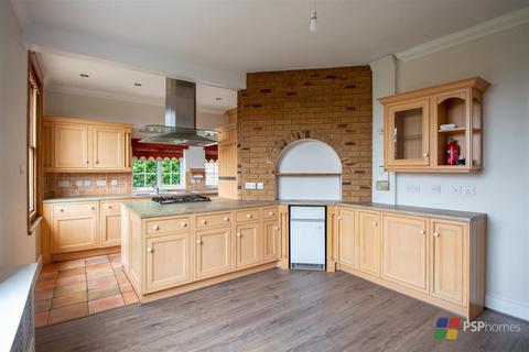 Bramble Hill Bramble Hill, Balcombe, Haywards Heath, RH17 6HR
