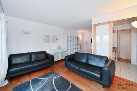 3 bedroom apartment for sale, Hutchings Street, London, E14
