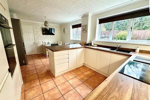 9 Bakewell Close, Northampton, NN4 9YY