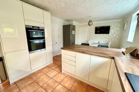 9 Bakewell Close, Northampton, NN4 9YY