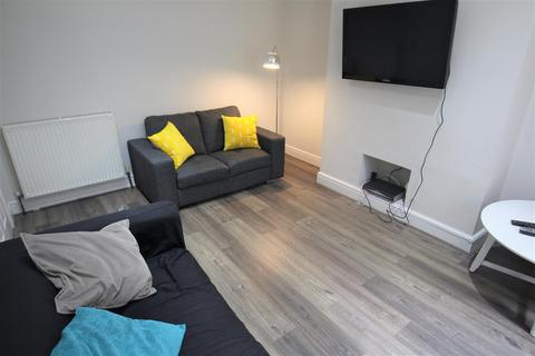 6 bedroom terraced house to rent - Langdale Terrace, Headingley, Leeds, LS6 3DY