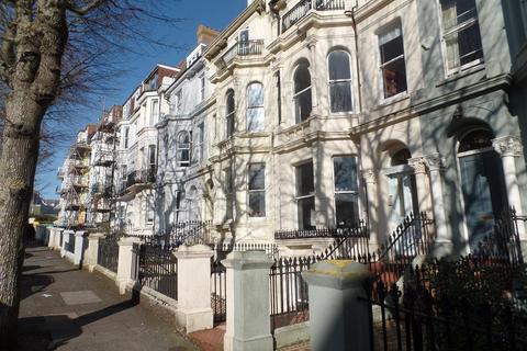 2 bedroom flat to rent, Upper Rock Gardens, Brighton
