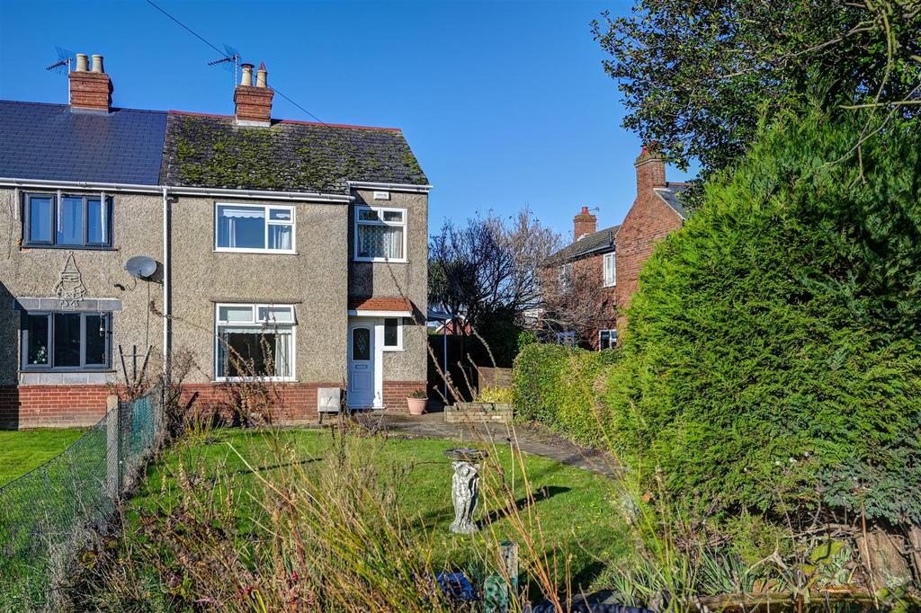 Beccles Road, Bradwell 3 bed semidetached house for sale £180,000