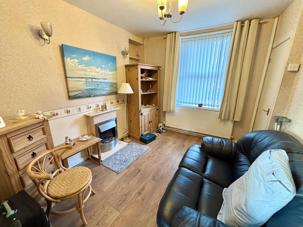 Swansea Road, Trebanos, Pontardawe, Swansea. 2 bed terraced house for sale £120,000