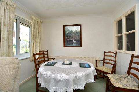 2 bedroom semi-detached bungalow for sale - Lonsdale Drive, Rainham, Gillingham, Kent