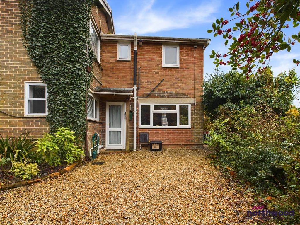 Hollington Park Road, St. LeonardsOnSea, TN38 1 bed flat £800 pcm