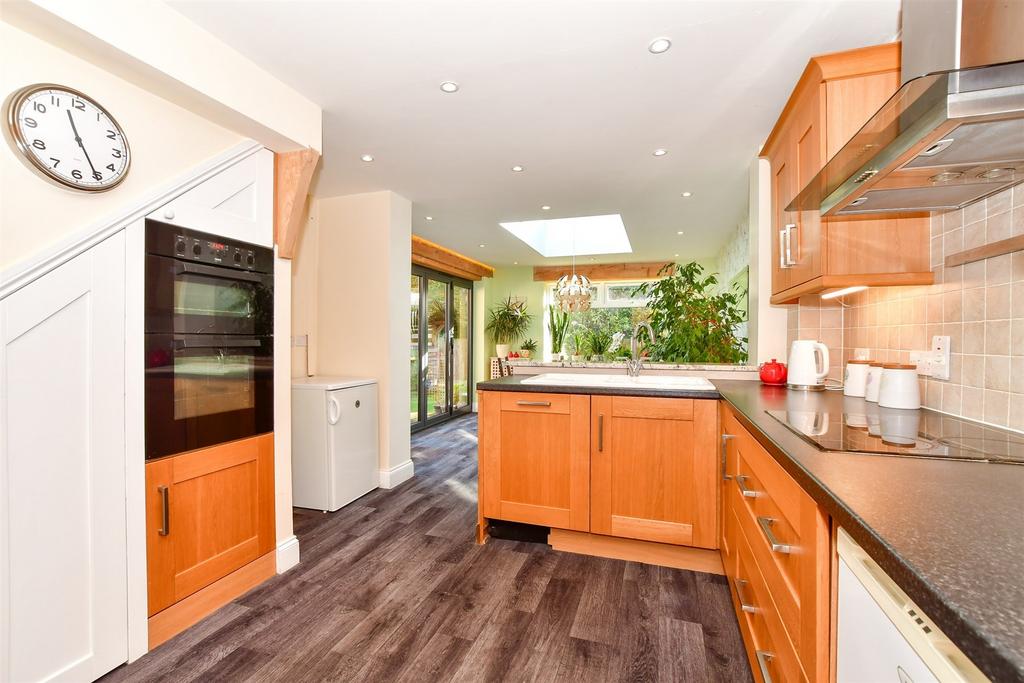 Queens Rise, Ringwould, Deal, Kent 3 bed semidetached house for sale