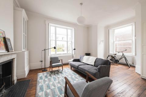 1 bedroom flat for sale, Chepstow Villas, London W11