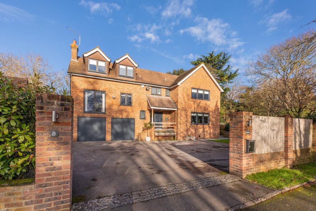 Longworth Drive, River Area, Maidenhead 4 bed detached house for sale