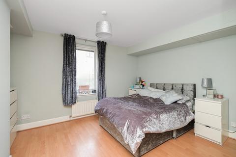 3/2 Cables Wynd, Edinburgh, EH6 6DU