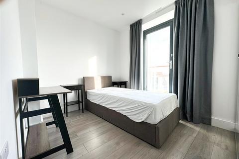 House share to rent, Room 3, Kirkfield House, 118 Station Road, Harrow, Middlesex, HA1