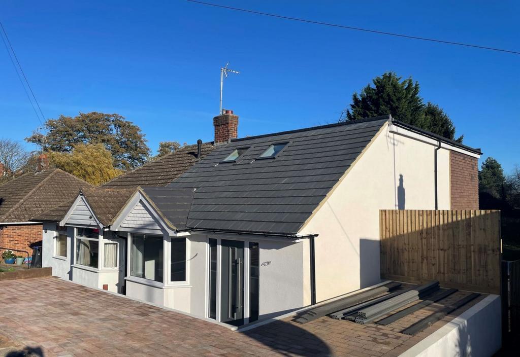 Bibury Crescent, Boothville, Northampton NN3 6AG 4 bed semidetached