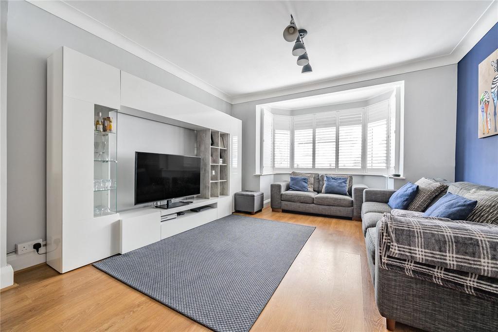 Hillside Gardens, EN5 4 bed semidetached house for sale £800,000