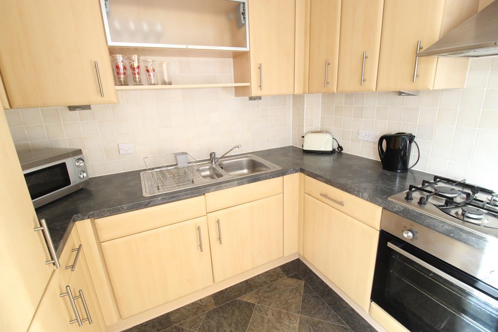 Shaw Crescent, Aberdeen, AB25 3 bed flat £1,150 pcm (£265 pw)