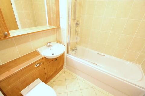 3 bedroom flat to rent - Shaw Crescent, Aberdeen, AB25