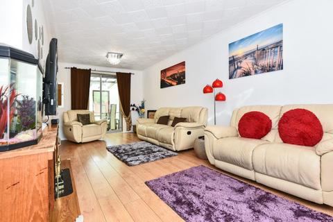 7 Lydsey Close, Slough, SL2 2BL