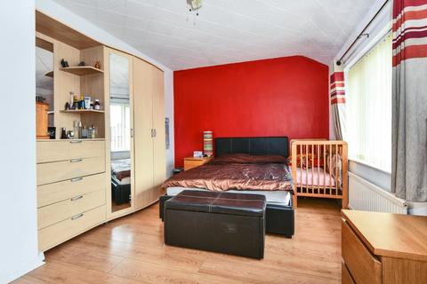 7 Lydsey Close, Slough, SL2 2BL