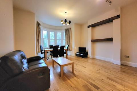 2 bedroom flat to rent, Wilmslow Road, Didsbury, Manchester, M20