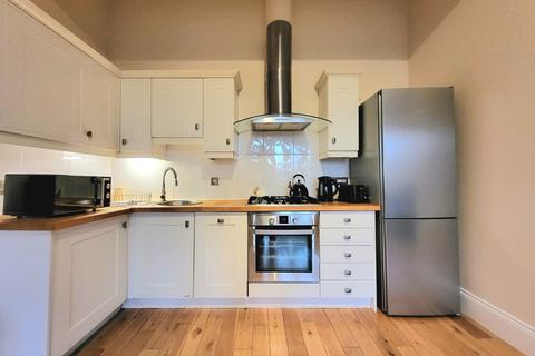 2 bedroom flat to rent, Wilmslow Road, Didsbury, Manchester, M20