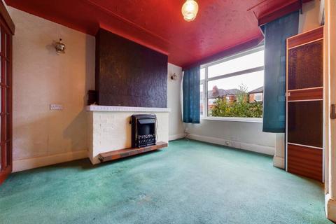 2 bedroom semi-detached house for sale - Longmead Avenue, Hazel Grove, Stockport, Greater Manchester, SK7 5PH