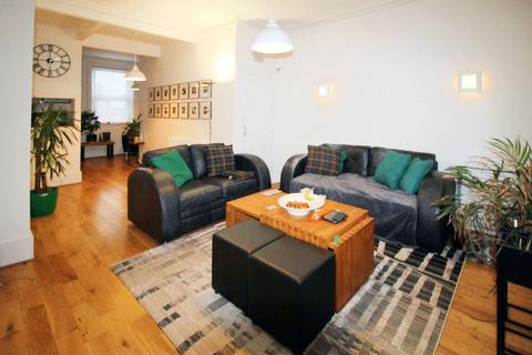 2 bedroom maisonette for sale, High Street, Gosforth, Newcastle upon Tyne, Tyne and Wear, NE3 1HH