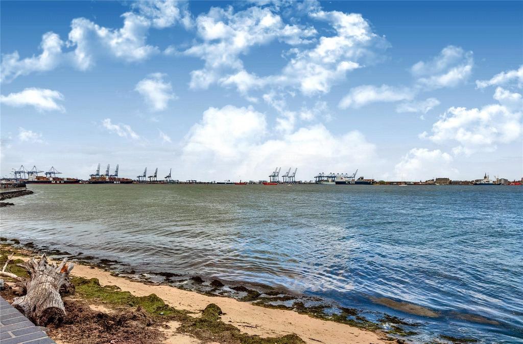 Ganges Point, Shotley Gate, Suffolk, IP9 2 bed apartment for sale £