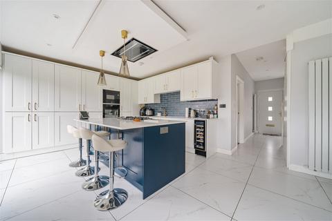 68 Felhampton Road, London, SE9 3NX