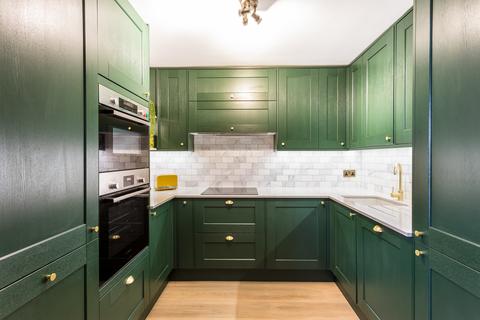 3 bedroom flat to rent,  Campden Street, London W8