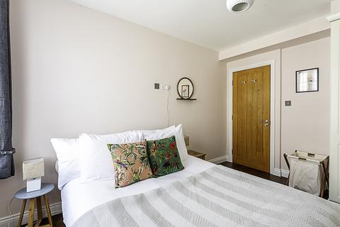 1 bedroom flat to rent, Flat , Block , Park West, Edgware Road, London W2