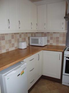 4 bedroom terraced house to rent, Northdown Road, Hatfield